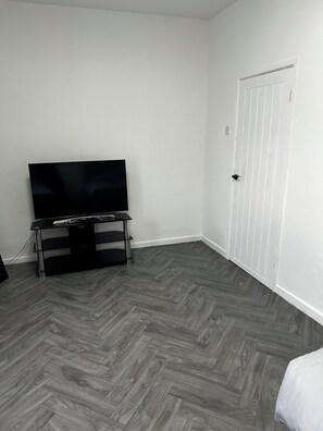 Interior - 2 bedroom house in central swansea (Swansea)