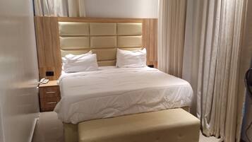 In-room safe, desk, laptop workspace, soundproofing