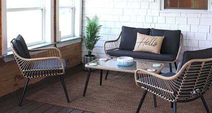 Relaxing North Shore Getaway Minutes from National Park Beaches