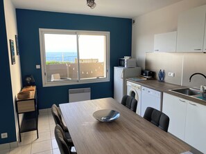 Private kitchen - Vrbo Property (Guilvinec)