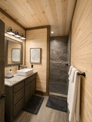 Bathroom - Pine Hill Lodge - Hot Tub, Fire Pit, Sleeps 14 (Broken Bow)
