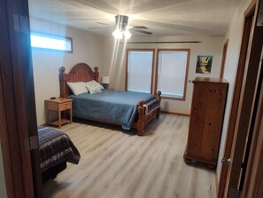 Room - Country Cozy~ Fully Handicapped Accessible! 3-bedroom home. (Holbrook)