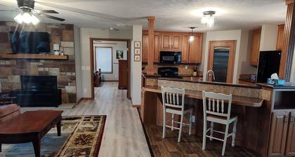 Country Cozy~ Fully Handicapped Accessible! 3-bedroom home.