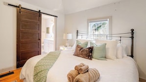 2 bedrooms, iron/ironing board, free WiFi, bed sheets - Nestled on New Bern - Bright Bungalow Downtown (Raleigh)