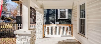 Nestled on New Bern - Bright Bungalow Downtown