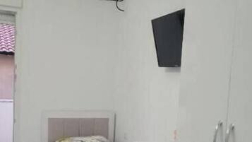 1 chambre, fer et planche à repasser, Wi-Fi, draps fournis