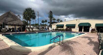 Airy 2-Bedroom House in N. Ft. Myers, Close to Beaches, Spring Training & More!