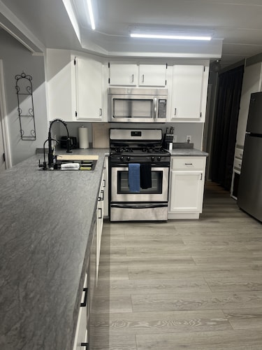 Airy 2-Bedroom House in N. Ft. Myers, Close to Beaches, Spring Training & More!