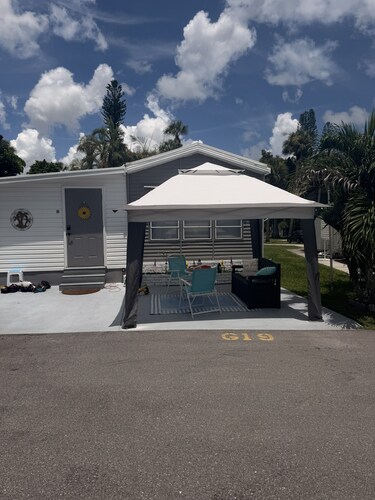 Airy 2-Bedroom House in N. Ft. Myers, Close to Beaches, Spring Training & More!