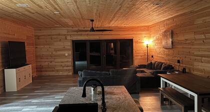 5 BR Strawberry River retreat with huge sandbar, float access, & 37 scenic acres