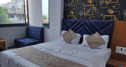 HOTEL NEELKANTH PALACE MOTERA