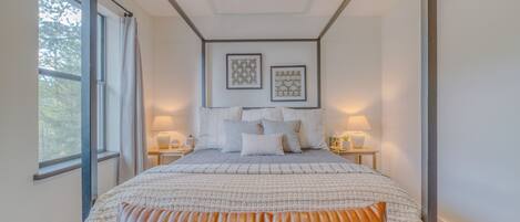 2 habitaciones, tabla de planchar con plancha, wifi y ropa de cama