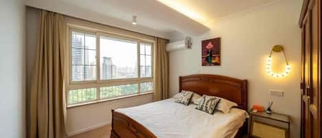 Cortines opaques i habitacions insonoritzades