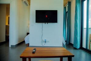 Interior - 1 Bedroom Blue Lagoon Resort Suite with Private Balcony in Paje (Paje)