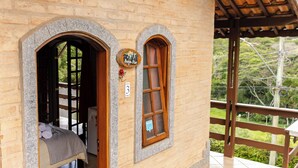 Superior Chalet, Lanai, Mountain View | Terrace/patio - Estalagem Mantiqueira (Santo Antônio do Pinhal)