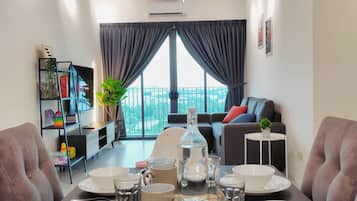 Apartemen, 3 kamar tidur, pemandangan kota | Makan di kamar