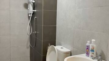 Studio, City View | Bathroom