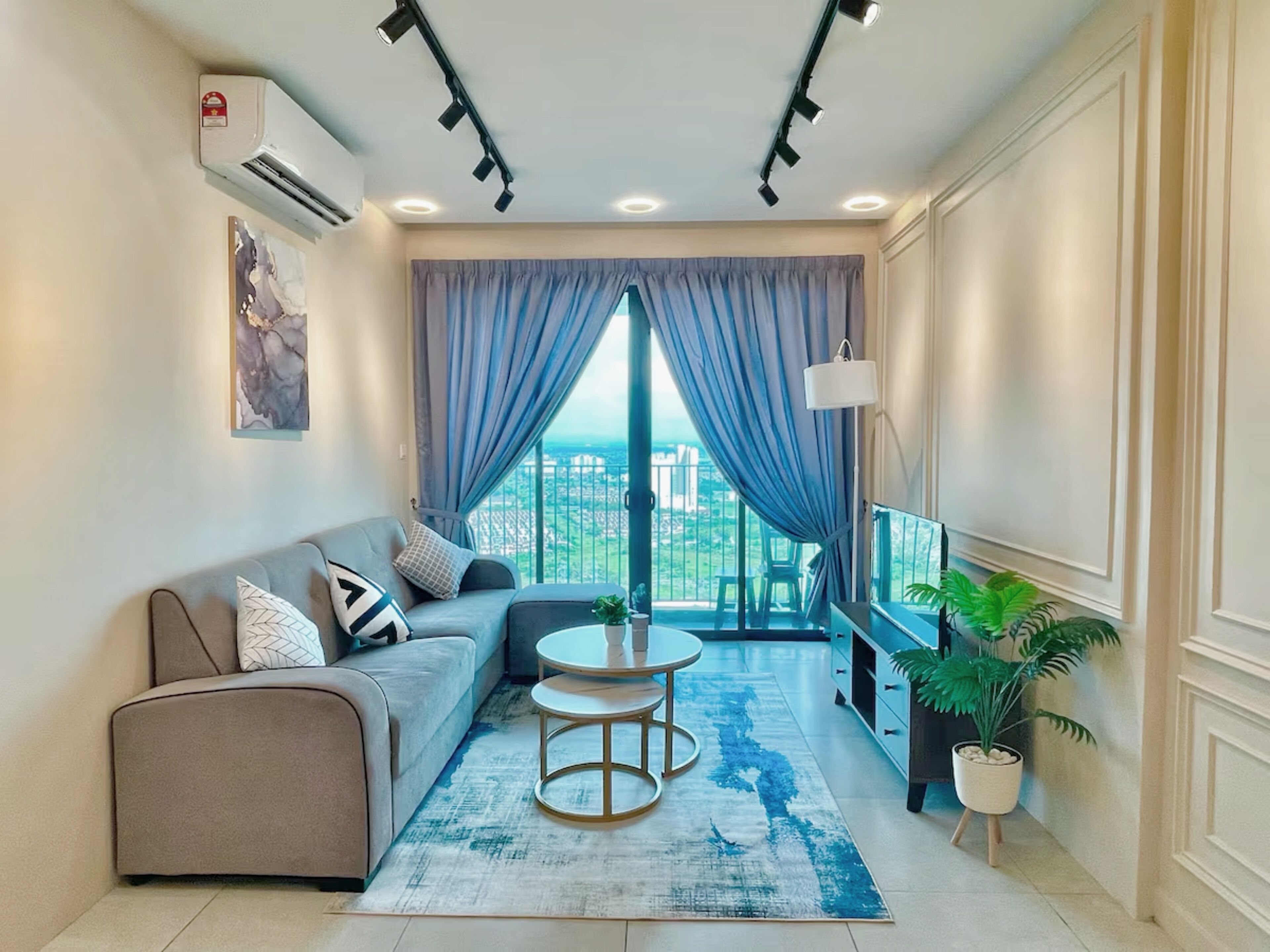 Apartemen, 3 kamar tidur, pemandangan kota | Area keluarga | Televisi LED 43-inci dengan saluran TV digital