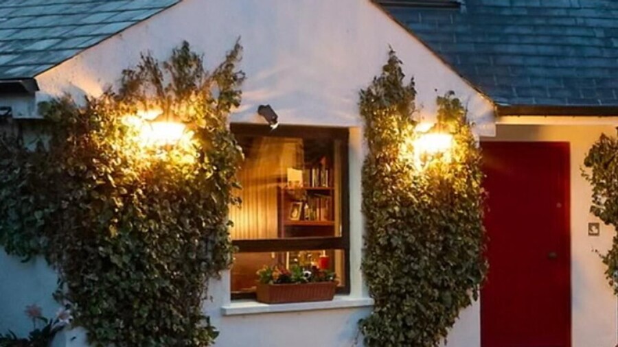 2 Bedroom Apartment - Free Parking & Garden