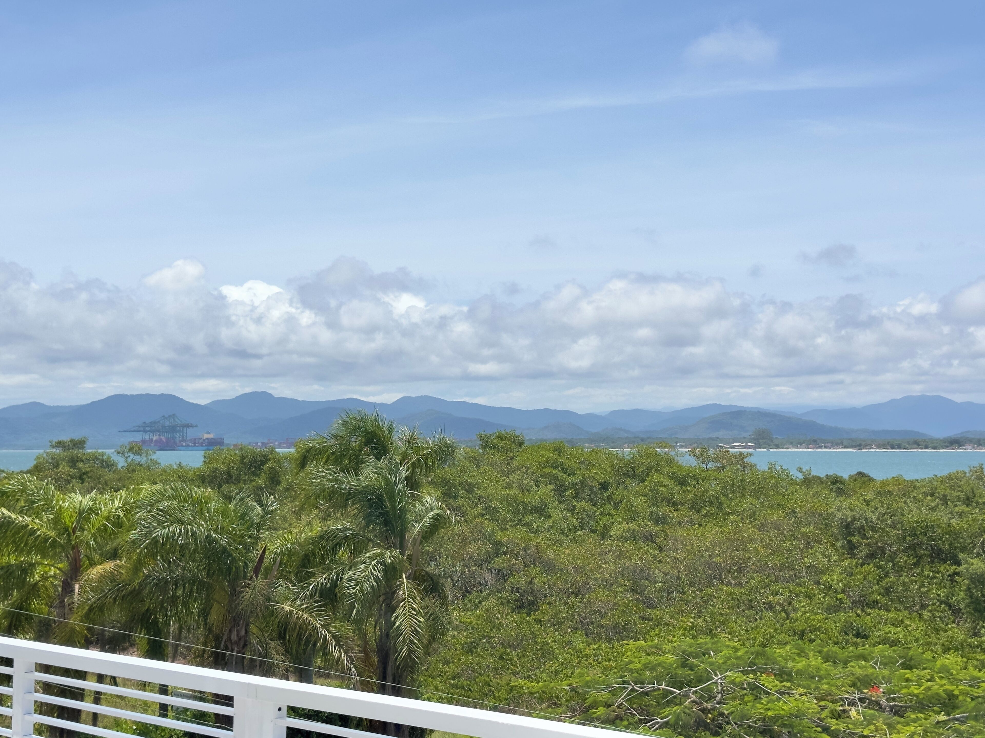 Luxury Apartment, Sea View | Property grounds