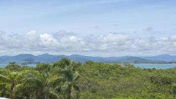 Luxury Apartment, Sea View | Property grounds