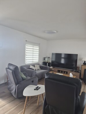 Televisie en een open haard