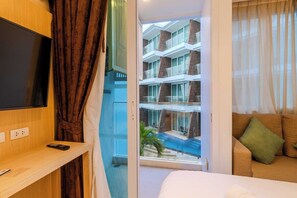 WiFi - Ocean Breeze 1BR Studio  Steps from the Sea C244 (Tambon Rawai)