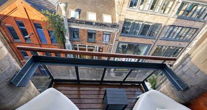 Apt 8,34 wood street
