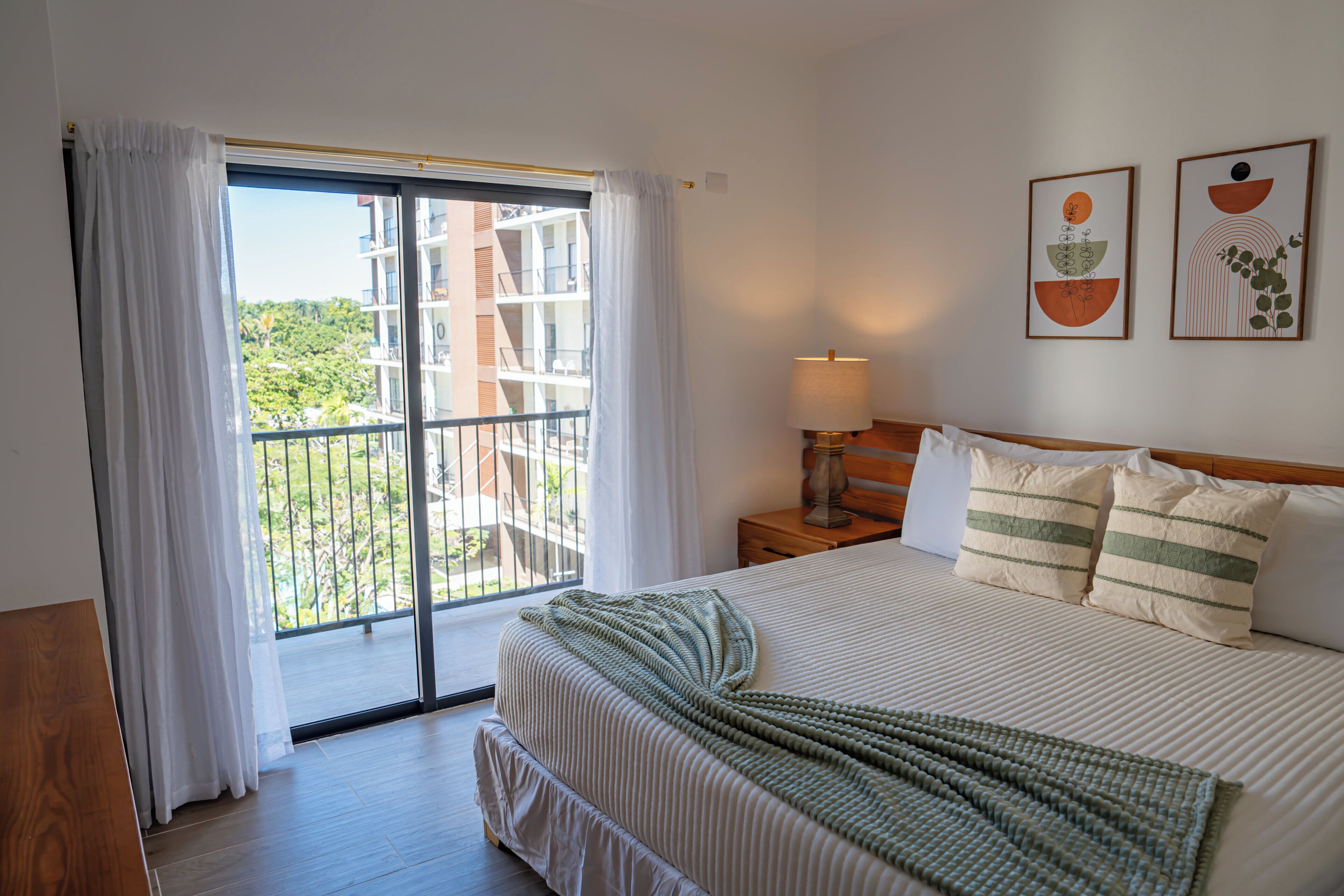 Ferros/tábuas de passar roupa, Wi-Fi de cortesia, roupa de cama