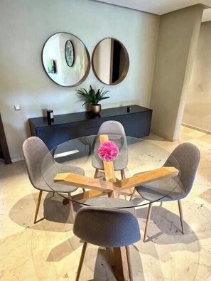 Dining - Reda's'Apparts (Prestigia - Unlimited 100 MB Wi-Fi) (Fes)