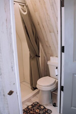 Shower - A Frame With Private Deck+Cowboy Pool by COTA (Cedar Creek)