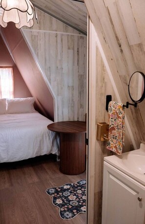 WiFi - A Frame With Private Deck+Cowboy Pool by COTA (Cedar Creek)