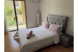 Ferros/tábuas de passar roupa, Wi-Fi, roupa de cama