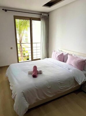 3 chambres, fer et planche à repasser, Wi-Fi gratuit, draps fournis