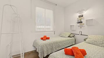 2 bedrooms, iron/ironing board, WiFi, bed sheets
