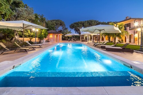 Luxurious, swimming pool, home theater, elevator, sauna, fitness area, game room