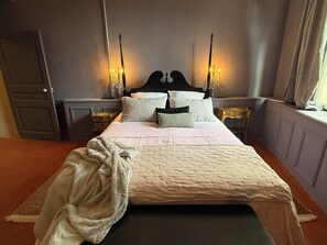 9 chambres, fer et planche Ă repasser, Wi-Fi, draps fournis