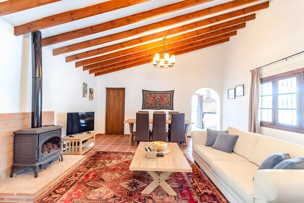 Living area - Casa El Alba, villa a pocos pasos del pueblo con piscina privada (Árchez)