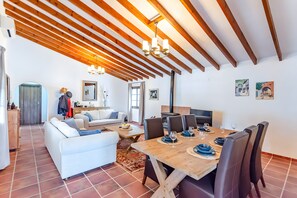 Living area - Casa El Alba, villa a pocos pasos del pueblo con piscina privada (Árchez)