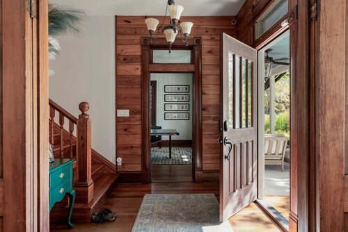 Charming 5 Bedroom Home in Austin