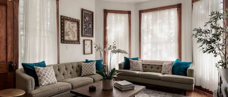 House | 5 bedrooms, Internet