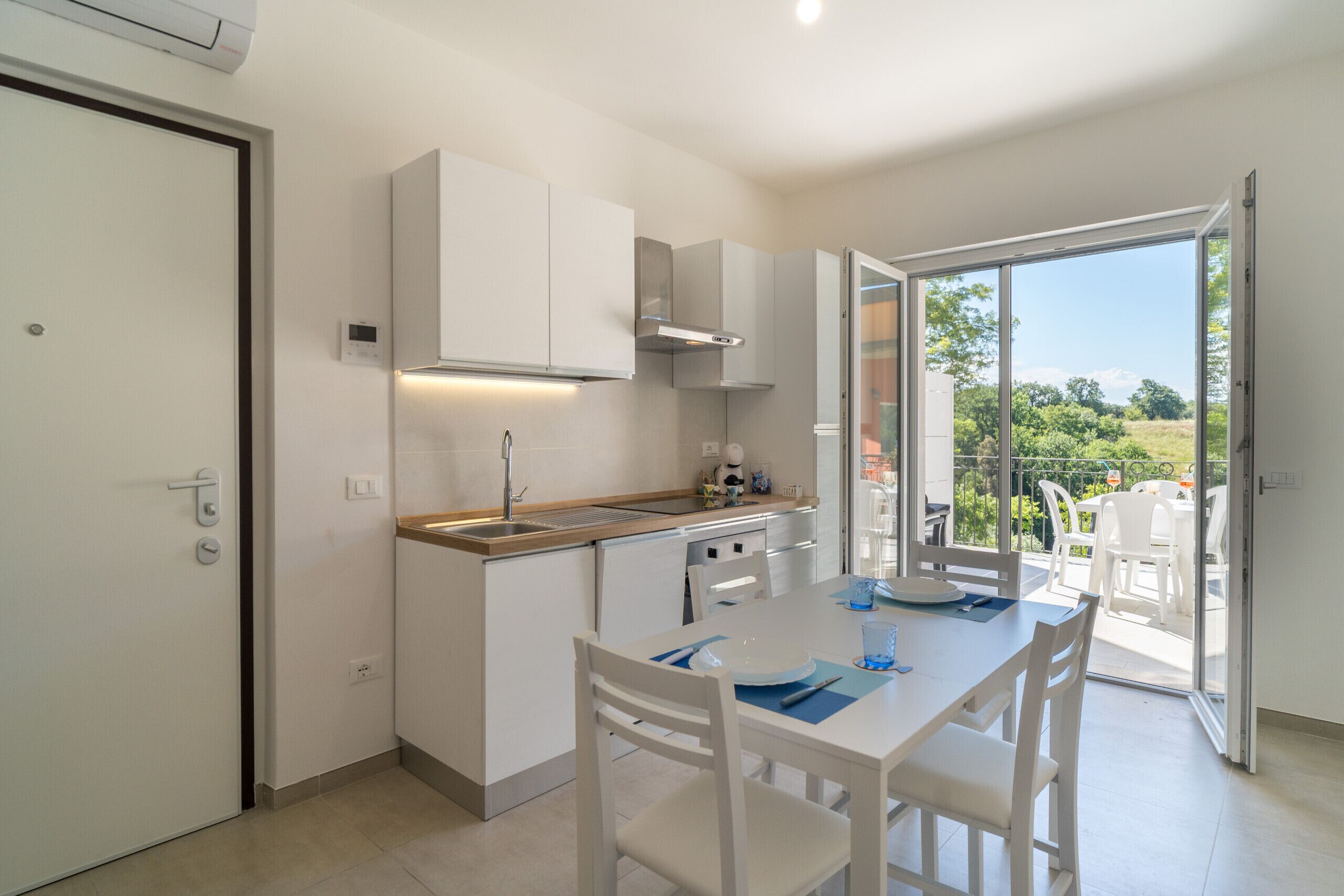 Fridge, oven, dishwasher, coffee/tea maker