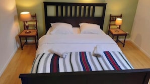 4 bedrooms, bed sheets