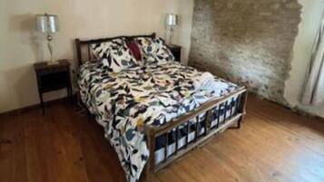 WiFi, bed sheets