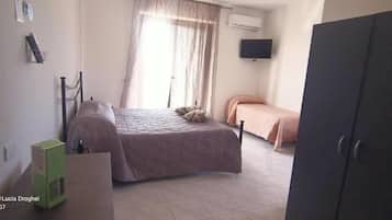 Classic Triple Room, Balcony, Courtyard View | Free WiFi