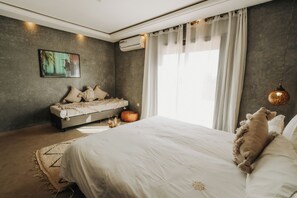 Habitación doble Confort, vista al jardín | Caja de seguridad en la habitación y wifi gratis 
