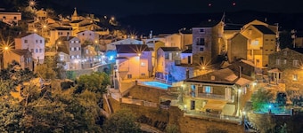 Holiday Home 'Refúgio do Xekeraute' with Mountain View, Shared Pool and Wi-Fi