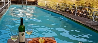 Holiday Home 'Refúgio do Xekeraute' with Mountain View, Shared Pool and Wi-Fi