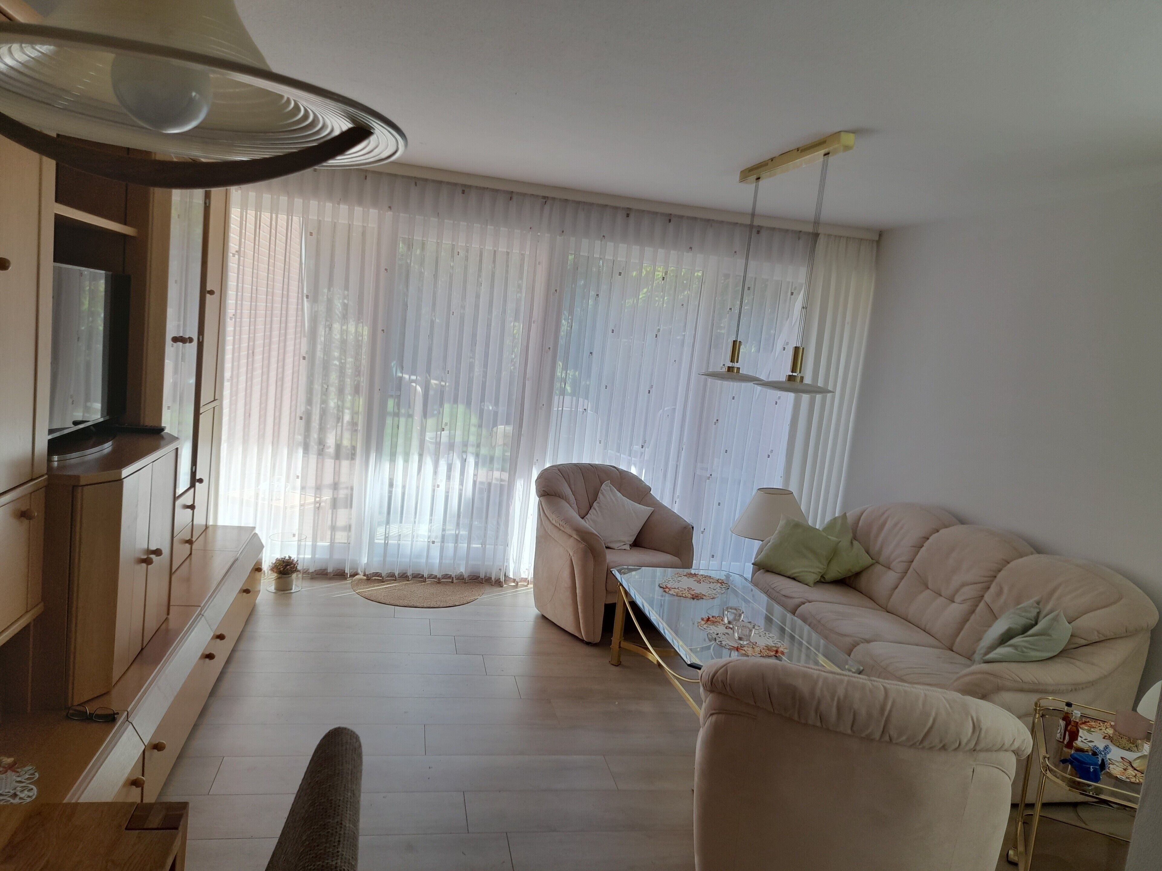 Fernseher, DVD-Player, Stereoanlage
