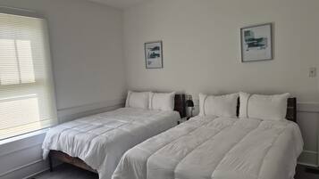 2 habitaciones, tabla de planchar con plancha, wifi y ropa de cama